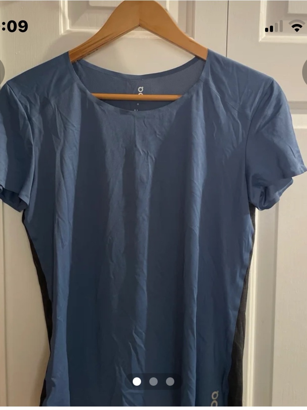 Women's on QC Blue Short-Sleeve Performance Top,small
